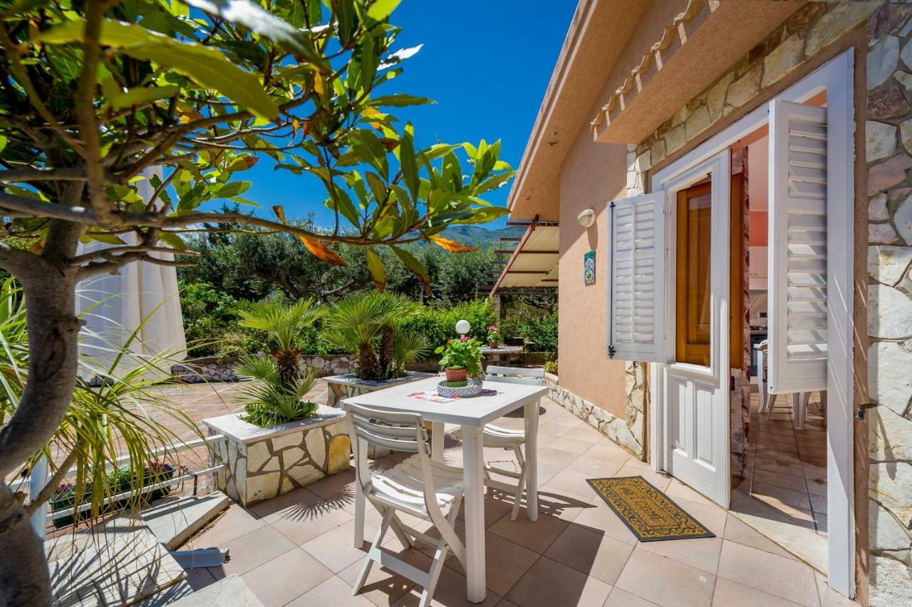 Villa Oasi Del Relax กัสเตลลัมมาเร เดล โกลโฟ ภายนอก รูปภาพ